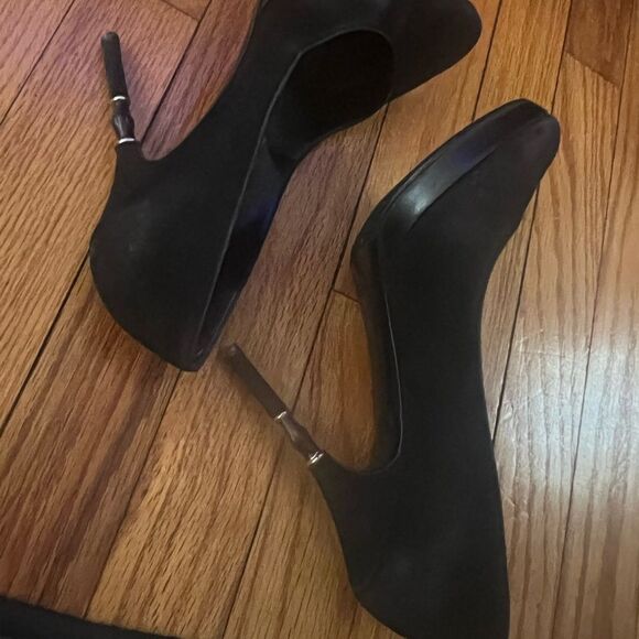Gucci Bamboo Accent Black Suede Heels - Picture 12 of 12